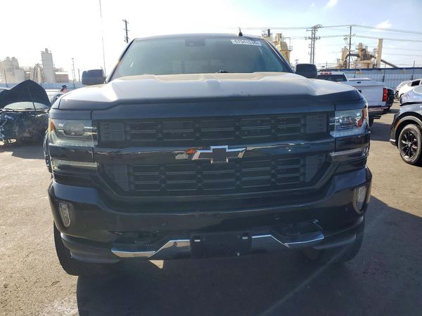 2017 CHEVROLET SILVERADO LTZ
