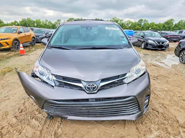 2019 TOYOTA SIENNA