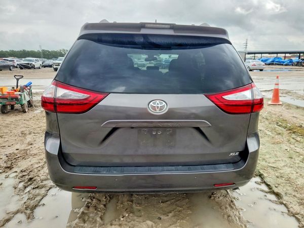 2019 TOYOTA SIENNA