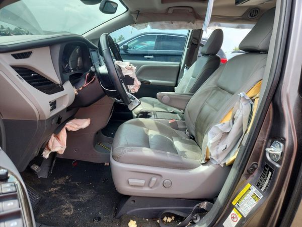 2019 TOYOTA SIENNA