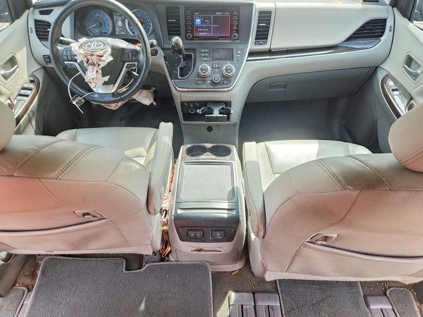 2019 TOYOTA SIENNA