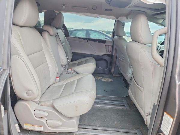2019 TOYOTA SIENNA