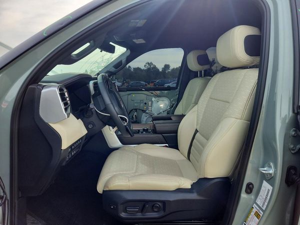 2024 TOYOTA TUNDRA