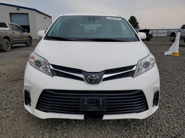 2020 TOYOTA SIENNA E grade
