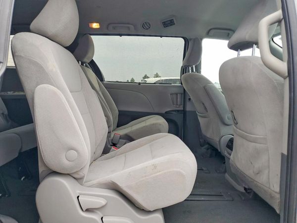 2020 TOYOTA SIENNA E grade
