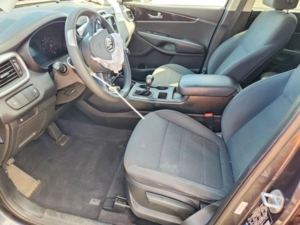 2018 KIA SORENTO L, LX — DENT