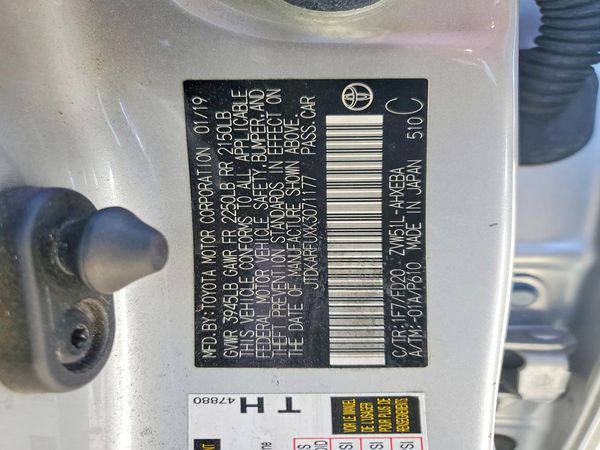 2019 TOYOTA PRIUS L/LE/XLE/LTD.