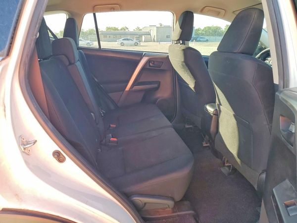 2017 TOYOTA RAV4 LE