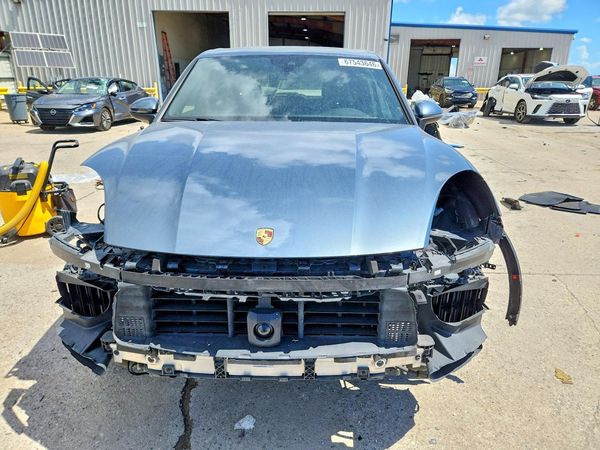 2019 PORSCHE CAYENNE