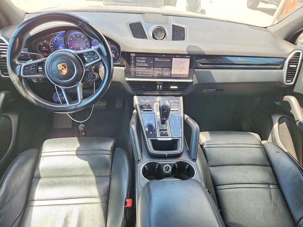 2019 PORSCHE CAYENNE