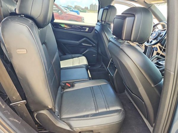 2019 PORSCHE CAYENNE
