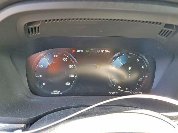2021 VOLVO XC60 Momentum — ODOM