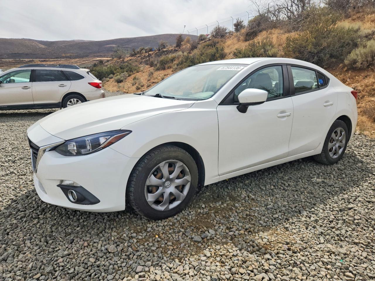 2016 MAZDA 3 SV/Base — Front 3/4