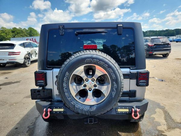 2018 JEEP WRANGLER Unlimited Sahara — DIRR