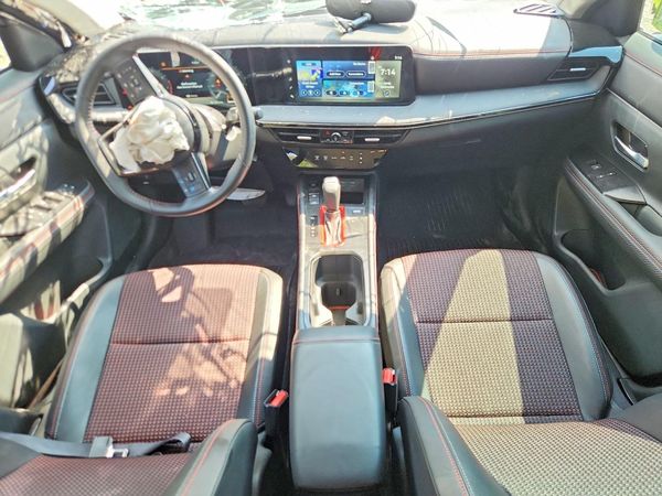 2025 NISSAN KICKS