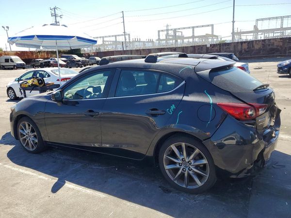 2018 MAZDA 3 Touring