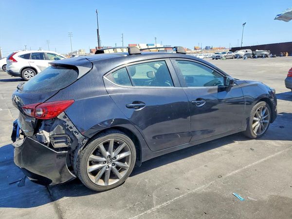 2018 MAZDA 3 Touring