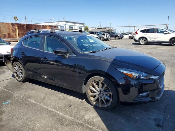 2018 MAZDA 3 Touring