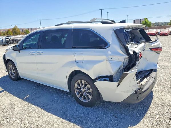 2022 TOYOTA SIENNA XLE — DSRA