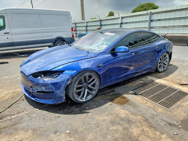 2021 TESLA MODEL S — Front 3/4