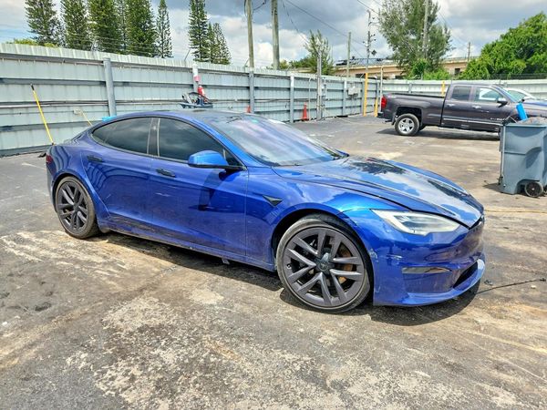 2021 TESLA MODEL S — Passenger 3/4