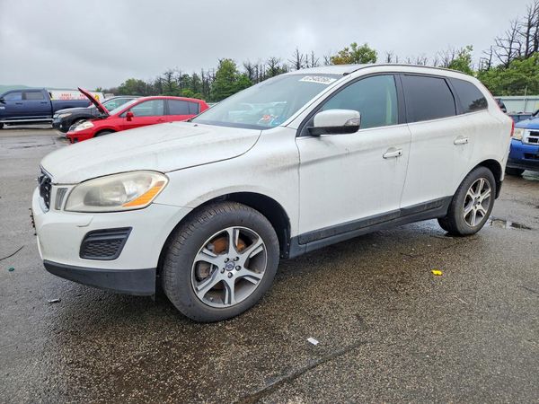 2013 VOLVO XC60