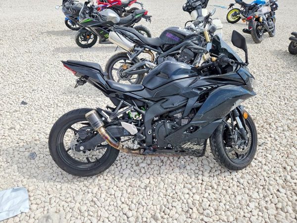 2024 KAWASAKI ZX400