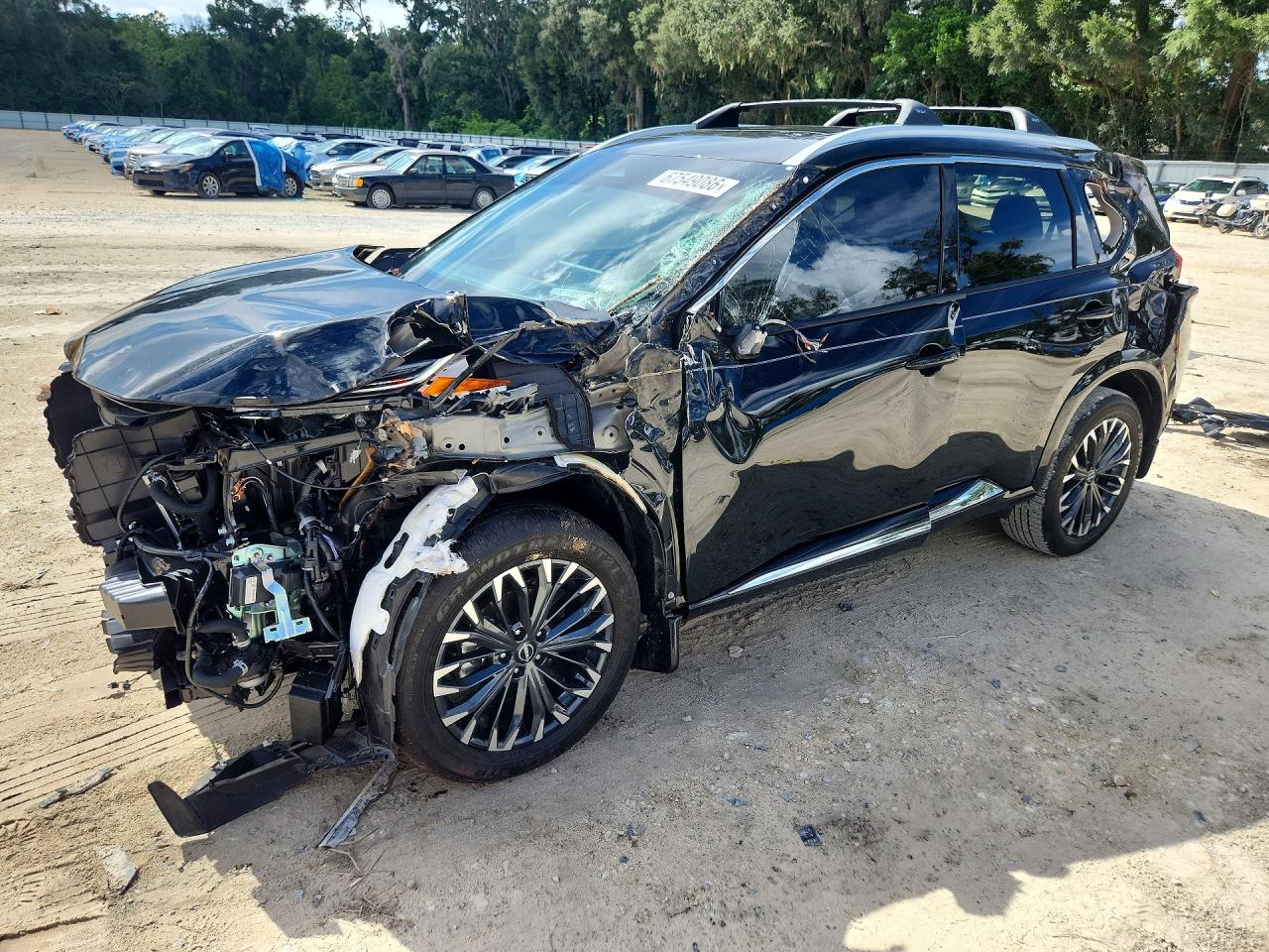 2025 NISSAN ROGUE PLATINUM — Front 3/4