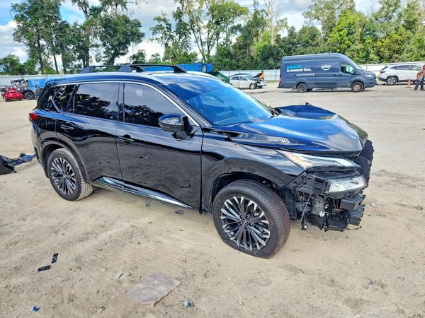 2025 NISSAN ROGUE PLATINUM — Passenger 3/4
