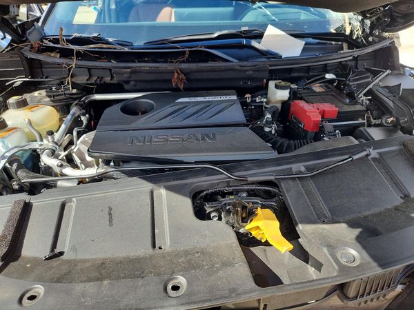 2025 NISSAN ROGUE PLATINUM — Engine bay