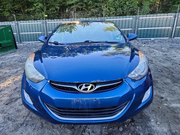 2013 HYUNDAI ELANTRA