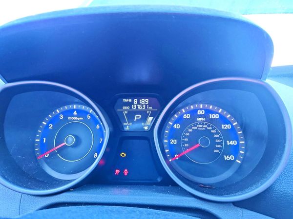 2013 HYUNDAI ELANTRA