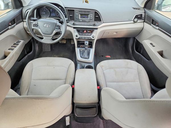 2017 HYUNDAI ELANTRA