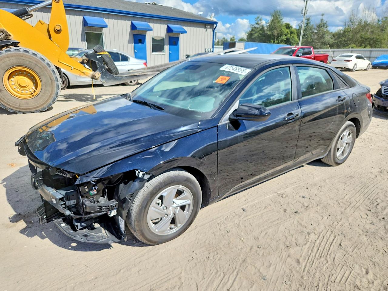 2026 HYUNDAI ELANTRA SE — Front 3/4