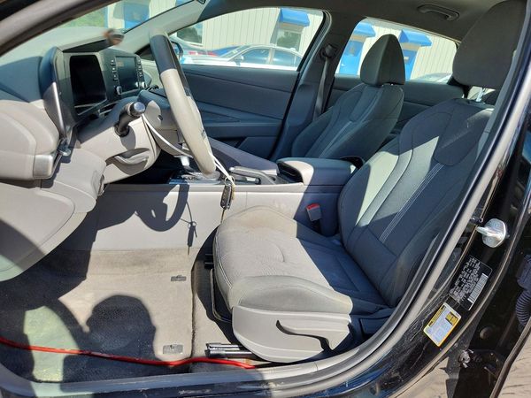 2026 HYUNDAI ELANTRA SE — DENT
