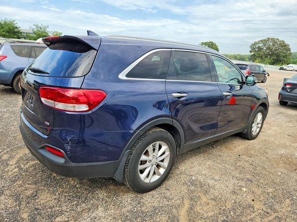 2016 KIA SORENTO L / LX