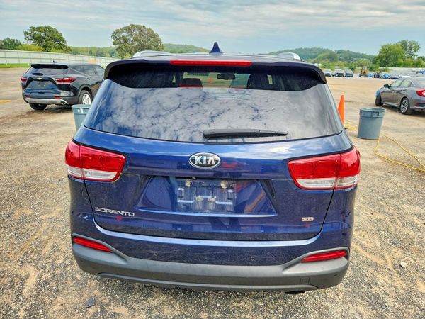 2016 KIA SORENTO L / LX