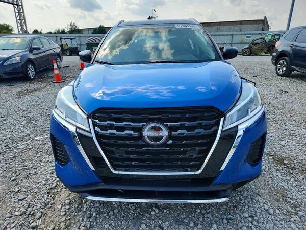 2022 NISSAN KICKS