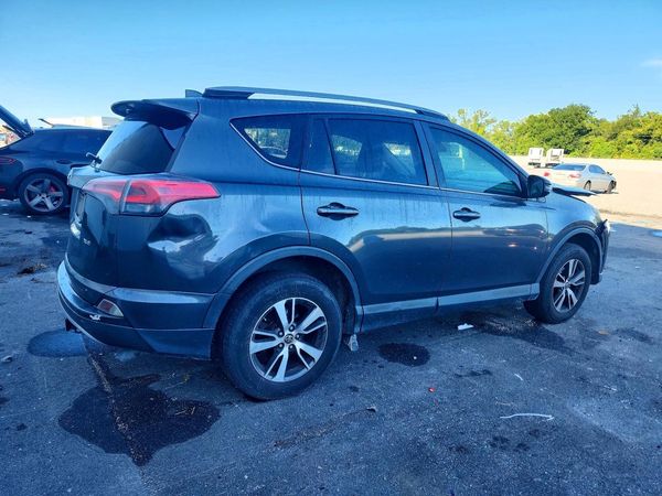 2018 TOYOTA RAV4 Adventure/XLE