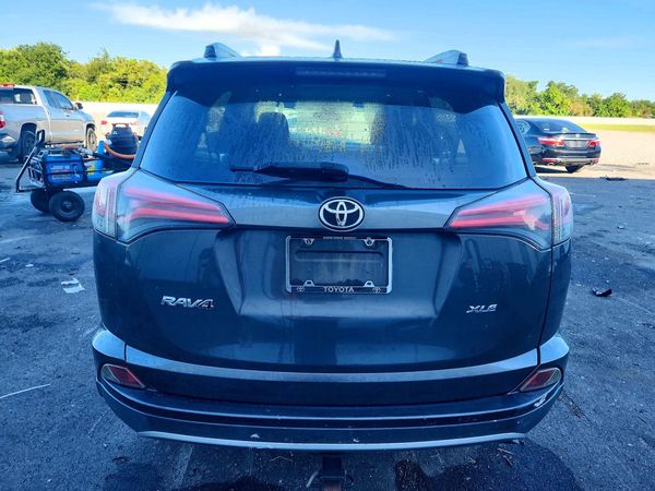 2018 TOYOTA RAV4 Adventure/XLE