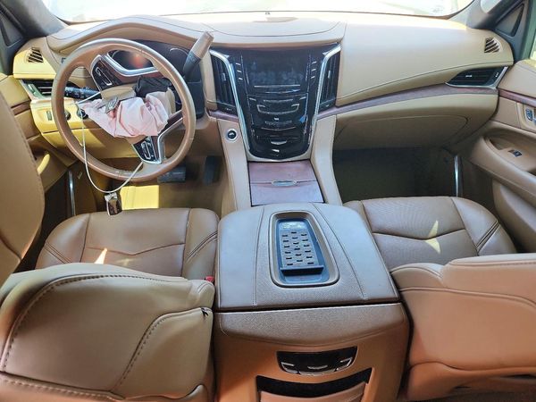 2017 CADILLAC ESCALADE Platinum