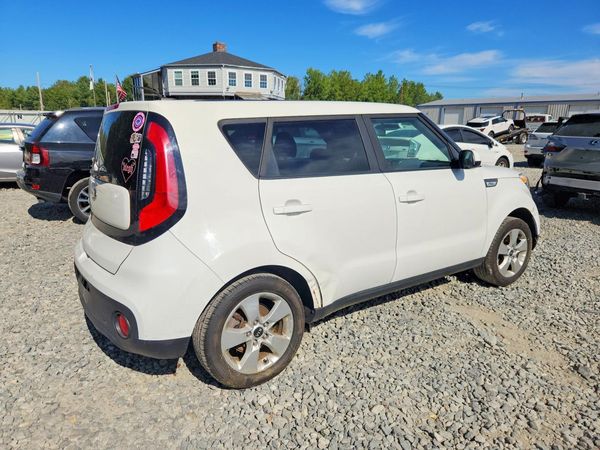 2018 KIA SOUL Base