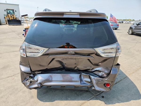 2014 TOYOTA SIENNA
