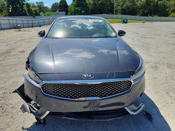 2017 KIA CADENZA