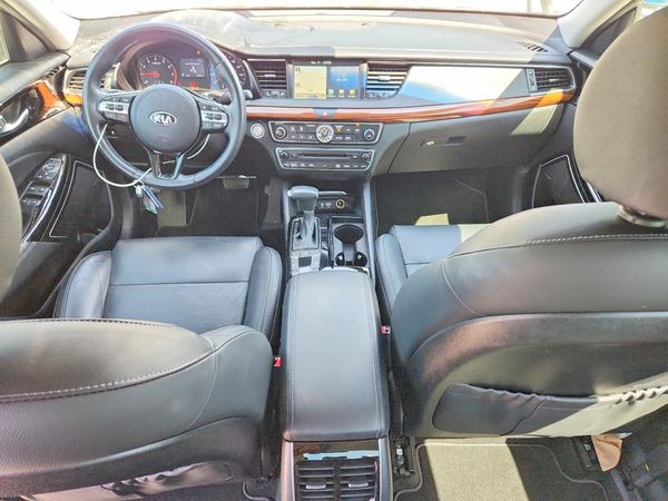 2017 KIA CADENZA
