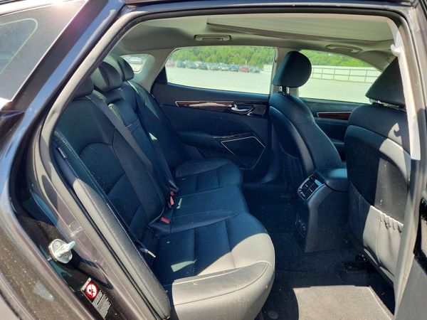 2017 KIA CADENZA