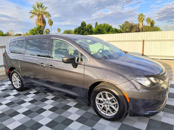2023 CHRYSLER VOYAGER LX