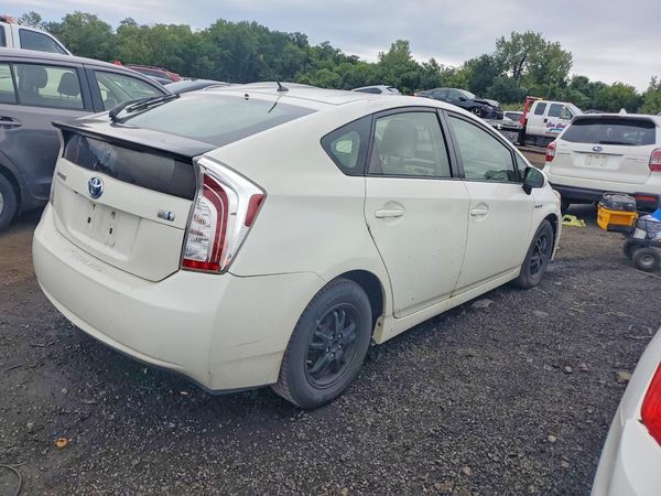 2015 TOYOTA PRIUS