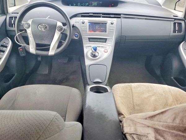 2015 TOYOTA PRIUS