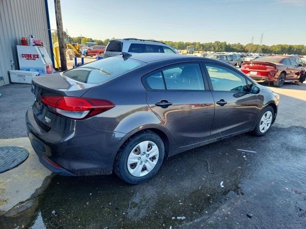 2017 KIA FORTE LX Base